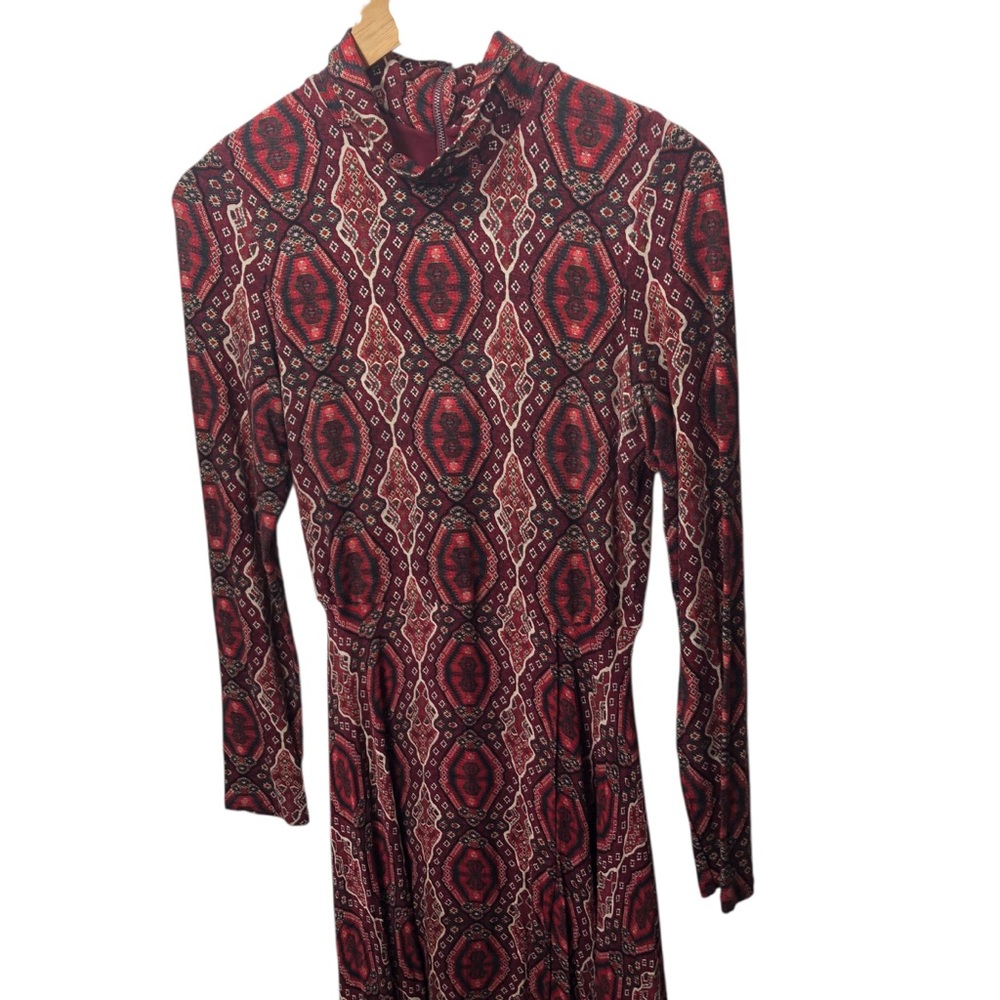 Alice + Olivia Clare Dress Long-Sleeve Turtleneck Sz 8 Midi Burgundy Geometric - Picture 7 of 13